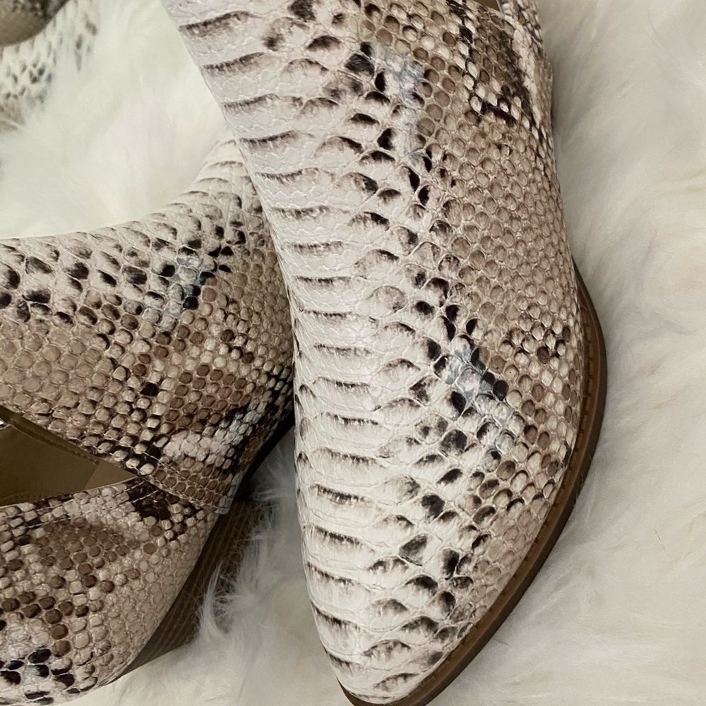 CL by Chinese Laundry Cortes bootie